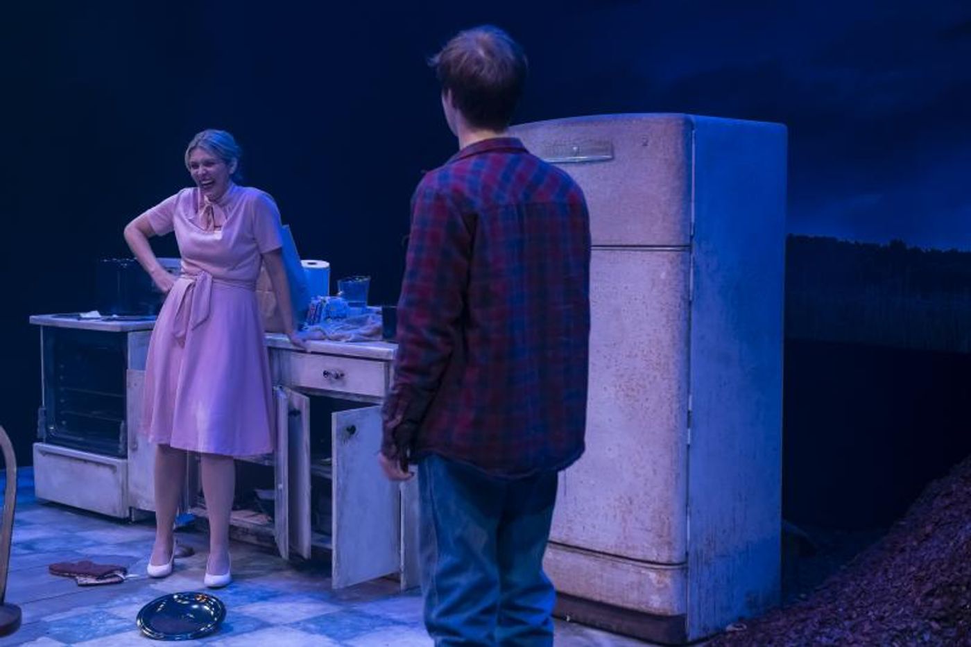 Review: Catastrophic's CURSE OF THE STARVING CLASS Is the Most Beautiful Dysfunction You'll Ever See  Image