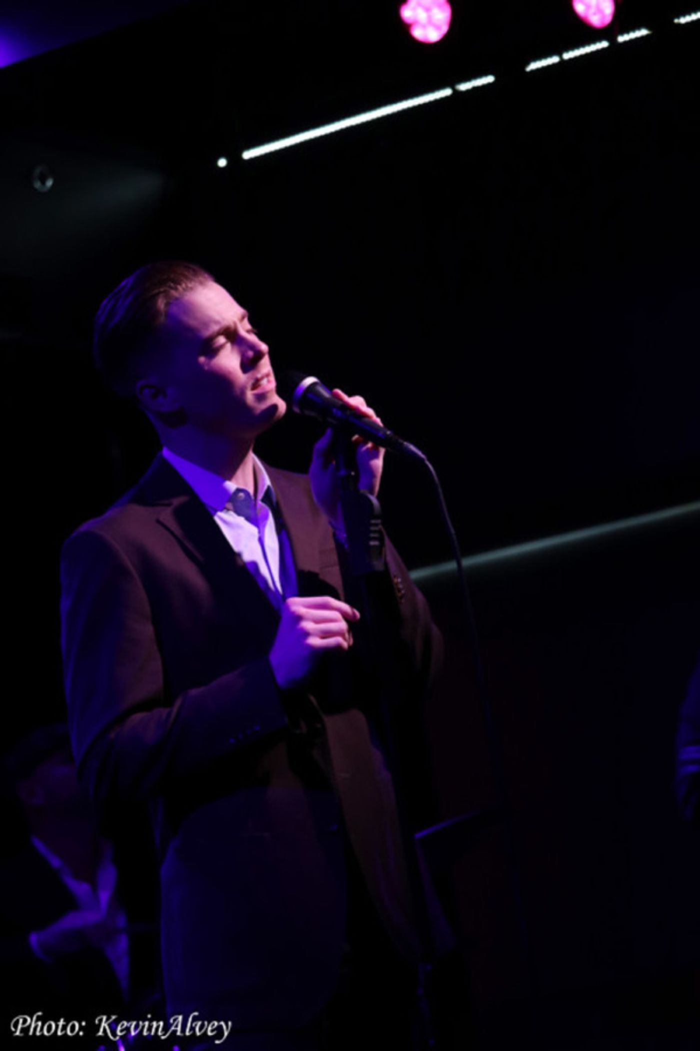 Photo Flash: Daniel LeClaire Comes to Birdland Theater  Image