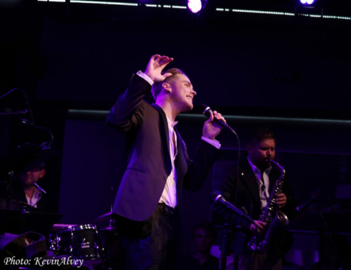 Photo Flash: Daniel LeClaire Comes to Birdland Theater  Image