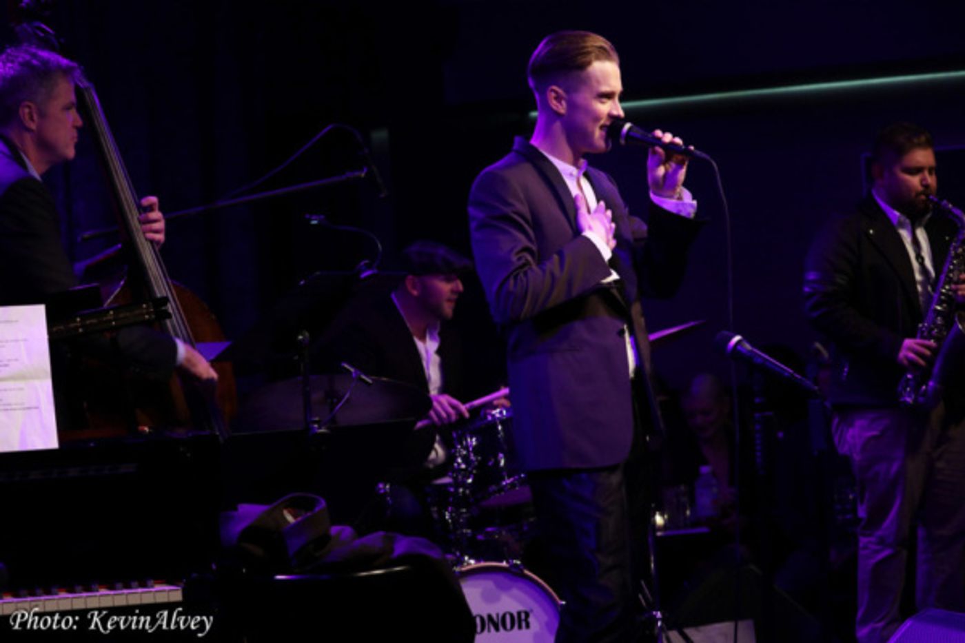 Photo Flash: Daniel LeClaire Comes to Birdland Theater  Image