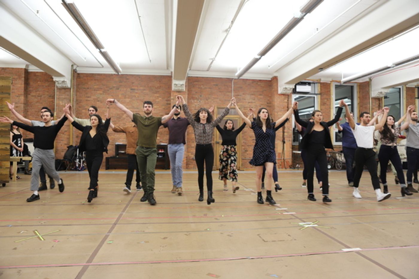 Photo Coverage: Meet The Company of FIDDLER ON THE ROOF National Tour  Image