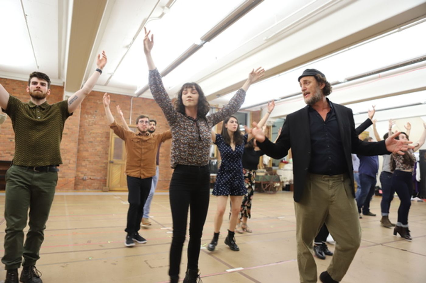 Photo Coverage: Meet The Company of FIDDLER ON THE ROOF National Tour  Image