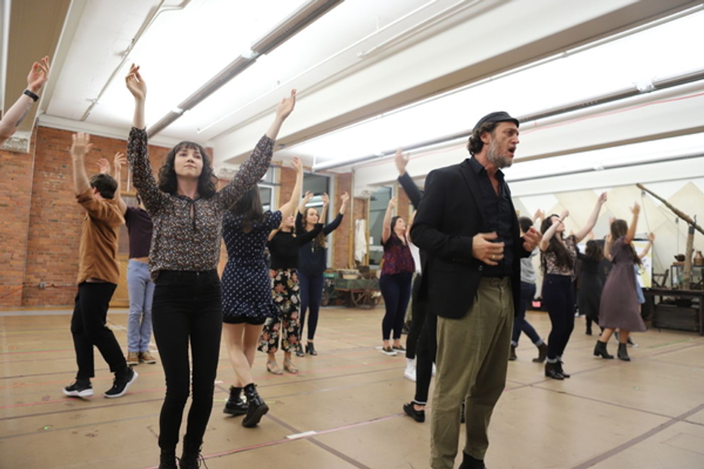 Photo Coverage: Meet The Company of FIDDLER ON THE ROOF National Tour  Image