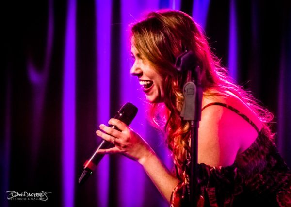 Jana Debusk sings It Don't Worry Me from Robert Altman's Nashville. Photo