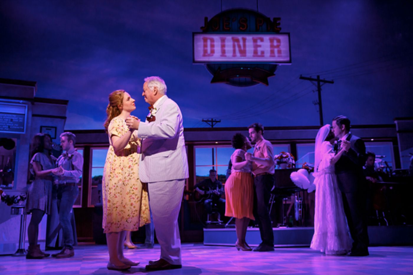 Interview: It's Clear Skies Ahead for WAITRESS' New Star, Al Roker  Image