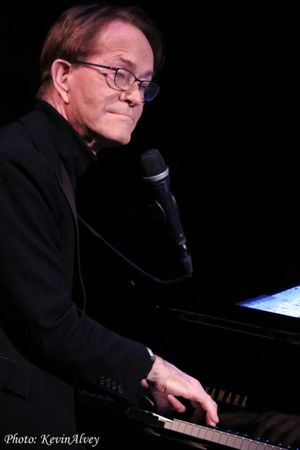 Steve Ross @ BroadwayWorld Steve Ross Photo