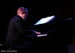 Steve Ross @ BroadwayWorld Steve Ross Photo