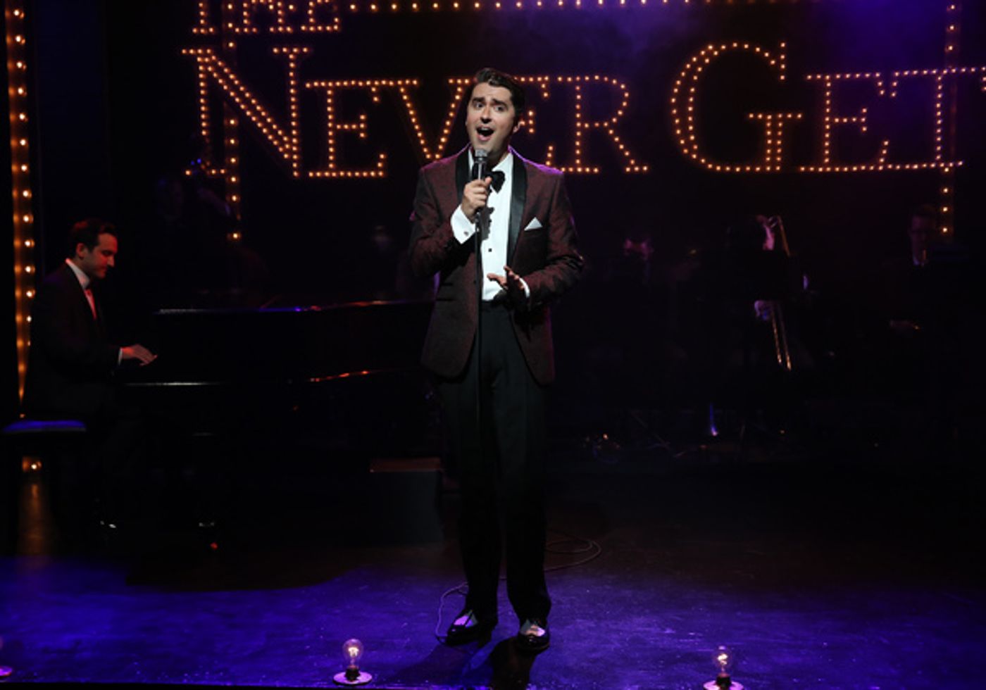 Photo Flash: First Look at the New Off-Broadway Production of MIDNIGHT AT THE NEVER GET  Image