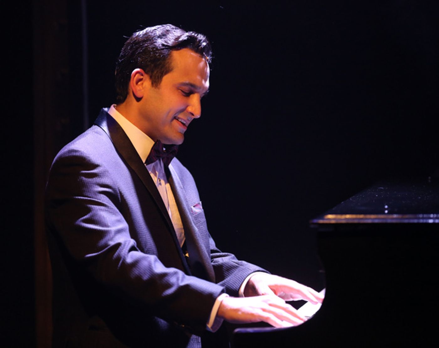 Photo Flash: First Look at the New Off-Broadway Production of MIDNIGHT AT THE NEVER GET  Image