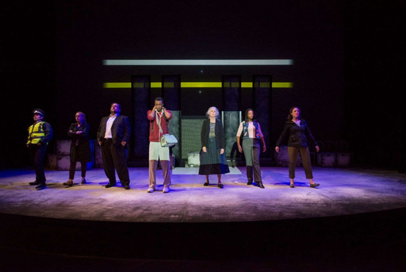 Photo Flash: First Look at Steppenwolf's THE CURIOUS INCIDENT OF THE DOG IN THE NIGHT-TIME  Image