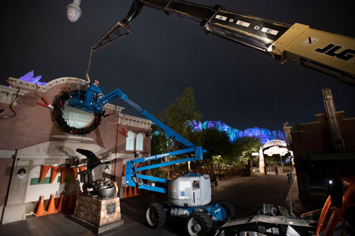 Photo Flash: Freeform Presents an Inside Look at Disney Parks' Holiday Makeover in DECORATING DISNEY: HALLOWEEN MAGIC Photo Flash: Freeform Presents an Inside Look at Disney Parks' Holiday Makeover in DECORATING DISNEY: HALLOWEEN MAGIC Image