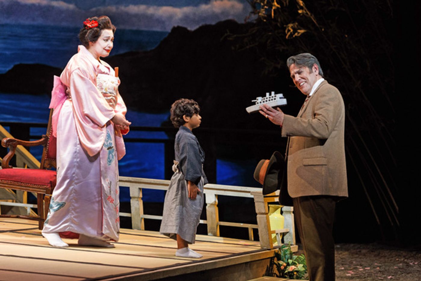 Photo Flash: First Look at Pittsburgh Opera's MADAMA BUTTERFLY Photo Flash: First Look at Pittsburgh Opera's MADAMA BUTTERFLY Image