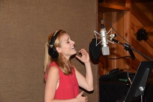 Christy Altomare Photo