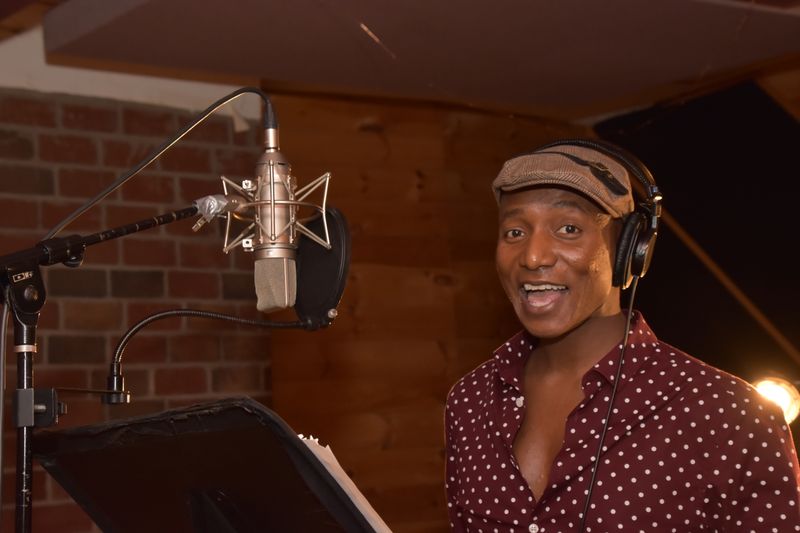 Exclusive Photo Coverage: KINKY BOOTS Cast Gets In the Christmas Spirit for Carols For A Cure! — photo 22 of 31