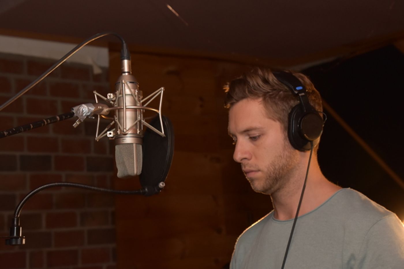 Exclusive Photo Coverage: KINKY BOOTS Cast Gets In the Christmas Spirit for Carols For A Cure!  Image