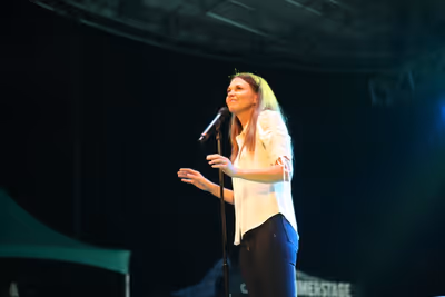 Sutton Foster Photo