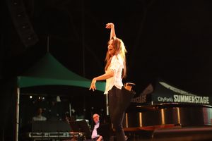 Sutton Foster @ BroadwayWorld Sutton Foster Photo
