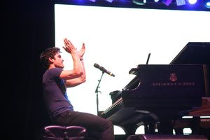 Darren Criss @ BroadwayWorld Darren Criss Photo