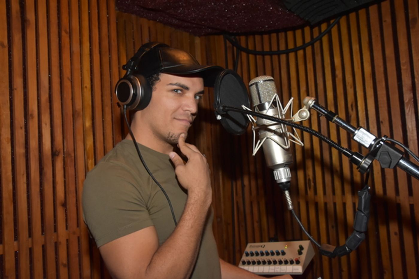 Exclusive Photo Coverage: ALADDIN Cast Proves Carols For A Cure is Auld You Need This Christmas!  Image