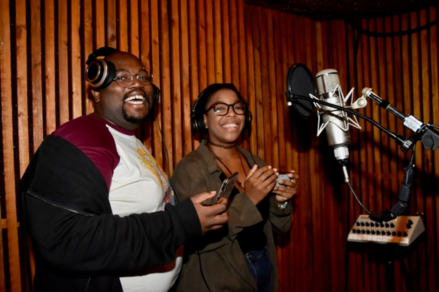 Exclusive Photo Coverage: ALADDIN Cast Proves Carols For A Cure is Auld You Need This Christmas!  Image