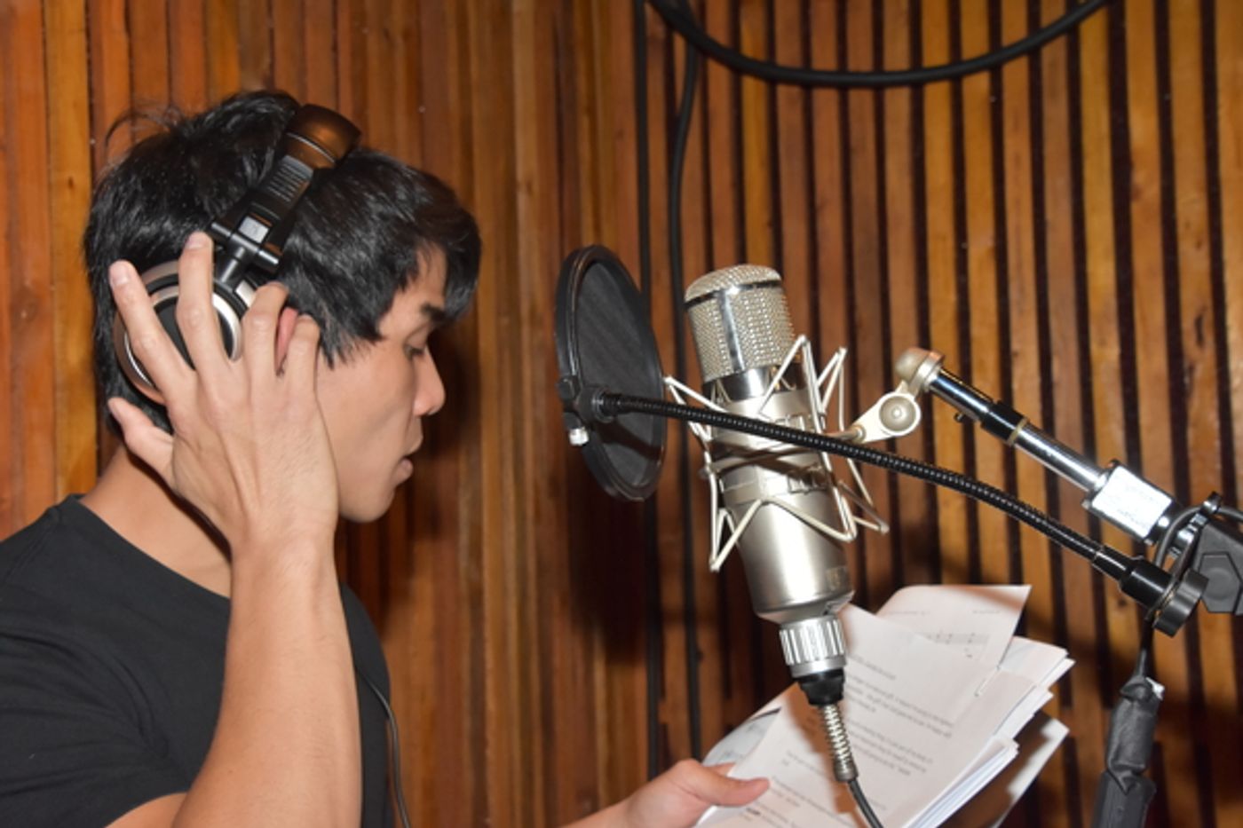 Exclusive Photo Coverage: ALADDIN Cast Proves Carols For A Cure is Auld You Need This Christmas!  Image