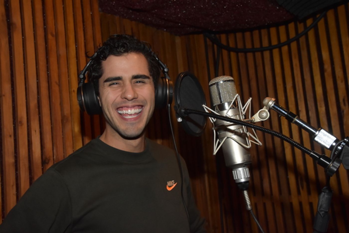 Exclusive Photo Coverage: ALADDIN Cast Proves Carols For A Cure is Auld You Need This Christmas!  Image