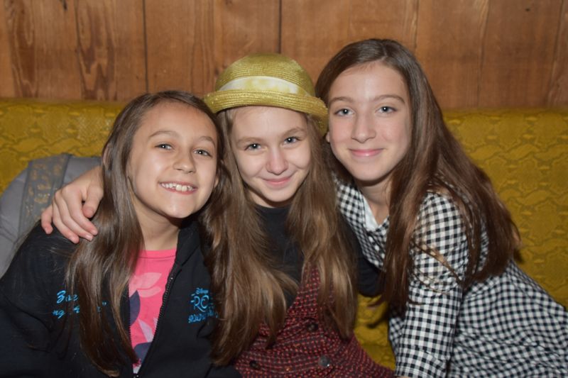 Exclusive Photo Coverage: FROZEN Cast Bundles Up for Carols For A Cure! — photo 4 of 37