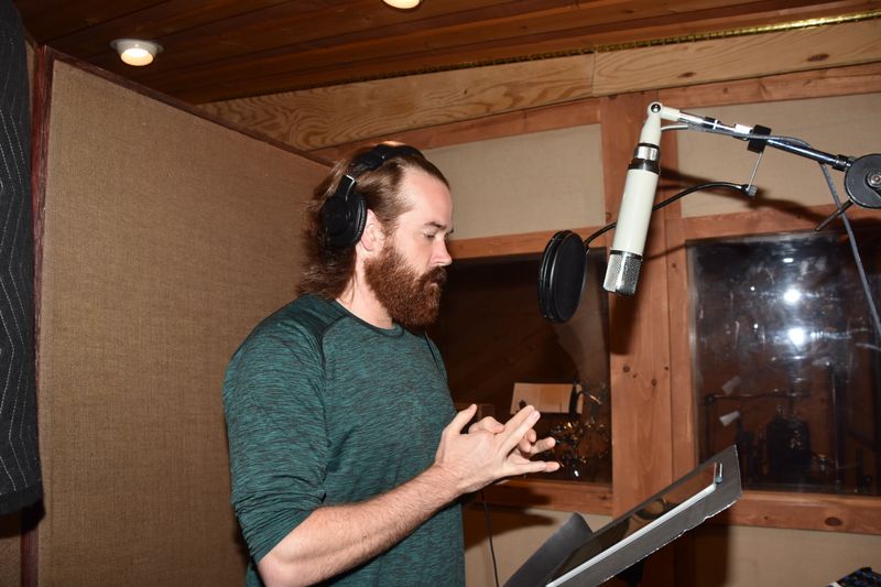Exclusive Photo Coverage: FROZEN Cast Bundles Up for Carols For A Cure! — photo 16 of 37