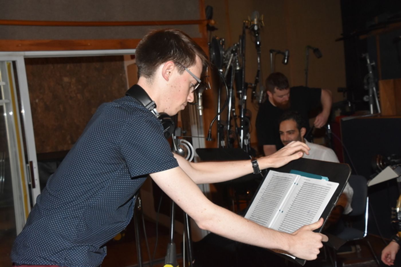 Exclusive Photo Coverage: FROZEN Cast Bundles Up for Carols For A Cure!  Image