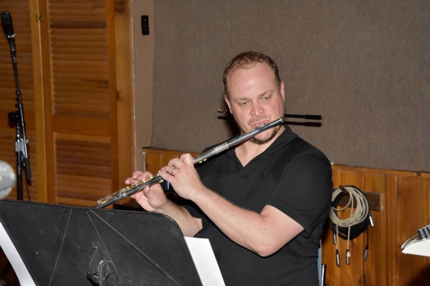 Exclusive Photo Coverage: FROZEN Cast Bundles Up for Carols For A Cure!  Image