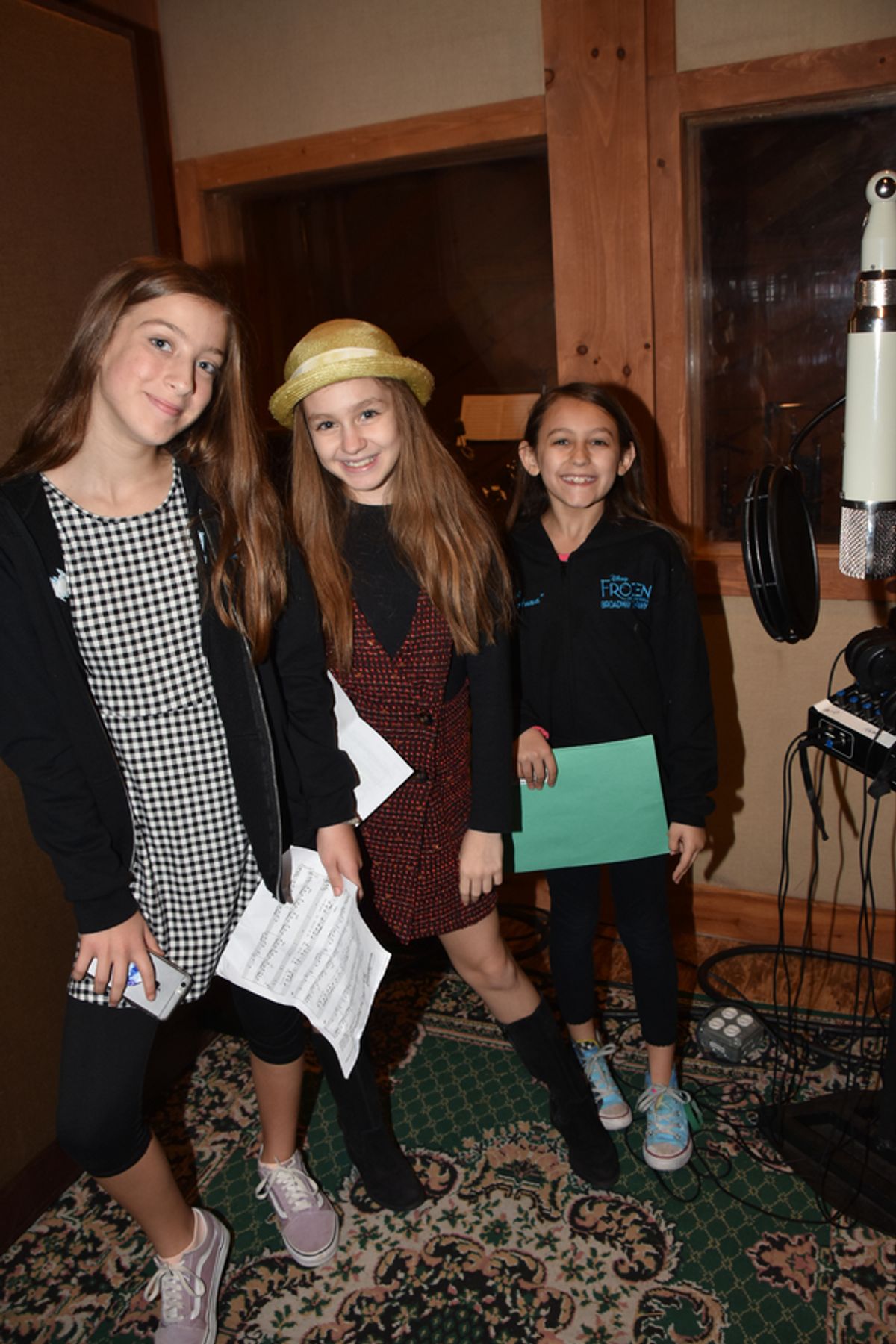 Ayla Schwartz, Mimi Ryder and Zoe Glick at 