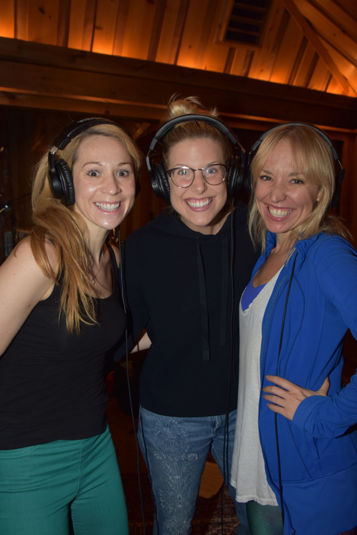 Exclusive Photo Coverage: FROZEN Cast Bundles Up for Carols For A Cure!  Image