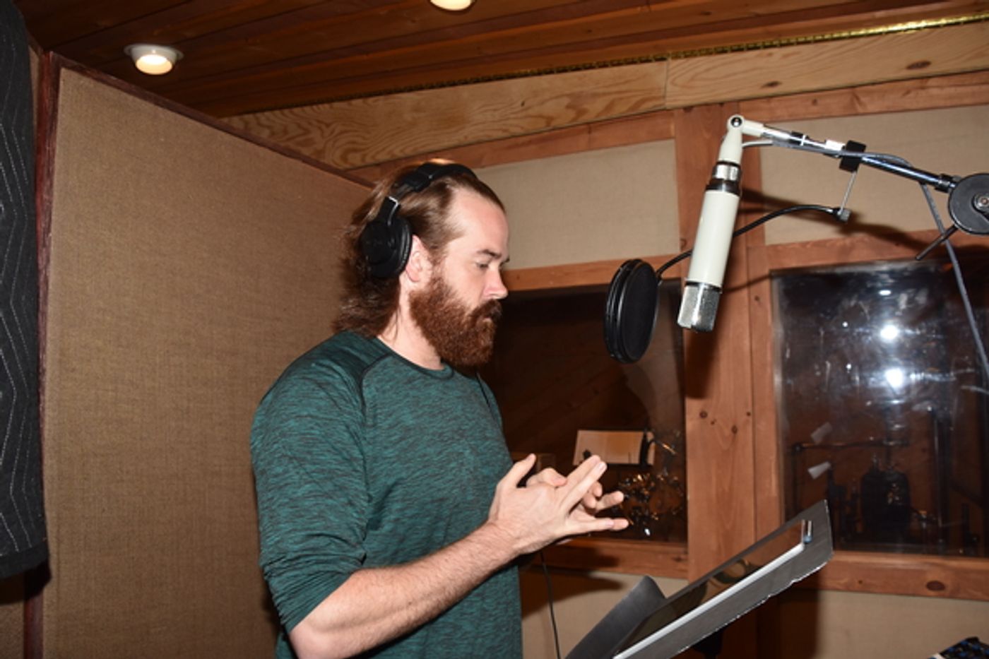 Exclusive Photo Coverage: FROZEN Cast Bundles Up for Carols For A Cure!  Image