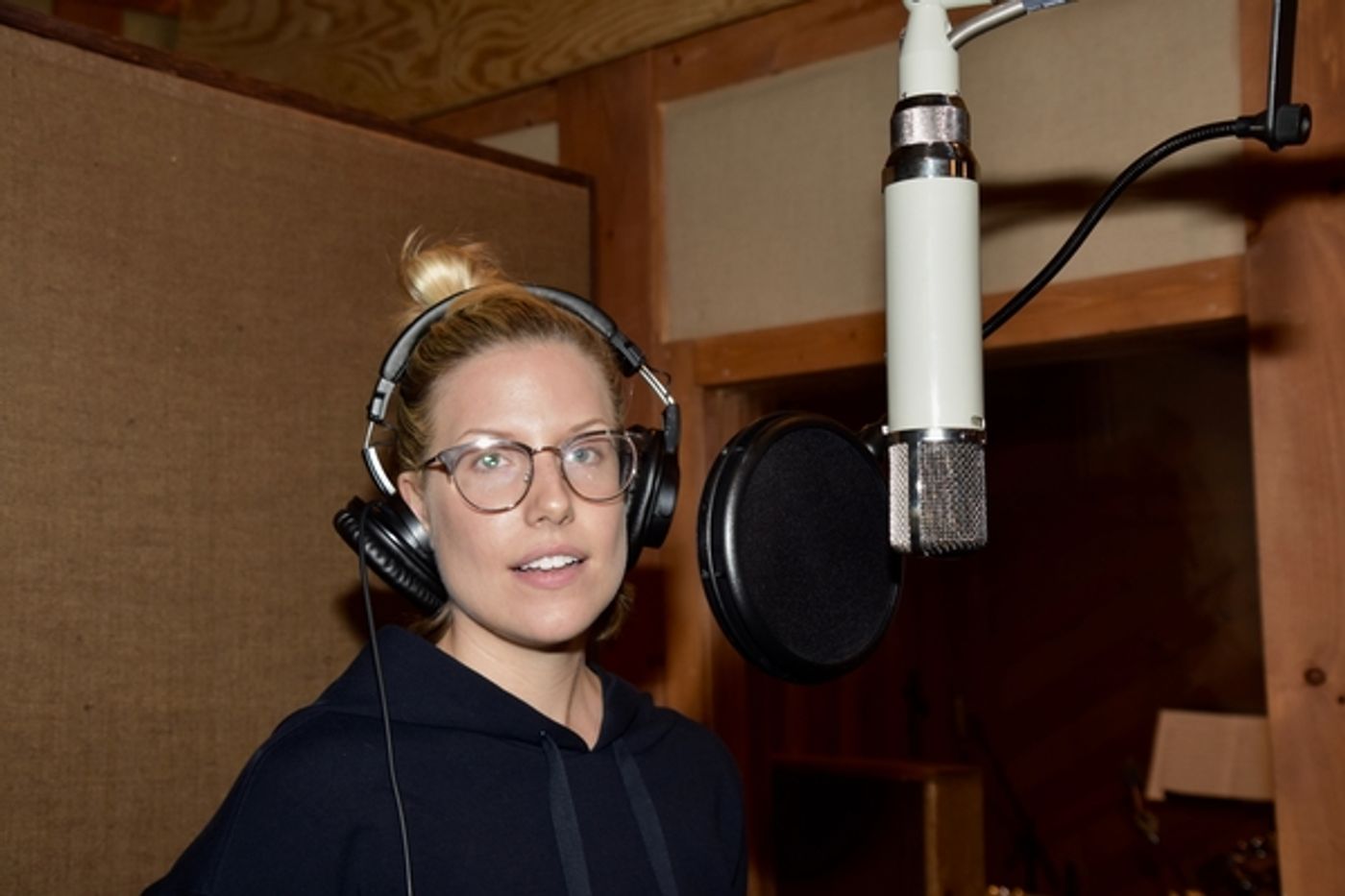 Exclusive Photo Coverage: FROZEN Cast Bundles Up for Carols For A Cure!  Image