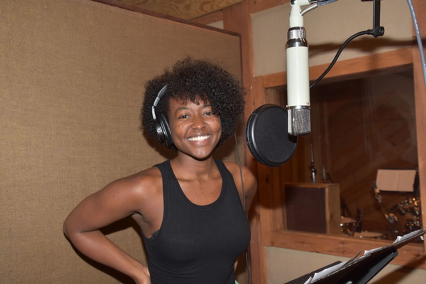 Exclusive Photo Coverage: FROZEN Cast Bundles Up for Carols For A Cure!  Image