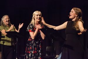 Charlotte Moore, Laura Larson, Ellen Denny.
Geordie Brown & Belinda Hart's Could I Ha Photo