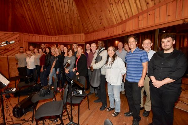Exclusive Photo Coverage: All Is Calm as THE PHANTOM OF THE OPERA Cast Records for Carols for a Cure! — photo 31 of 32