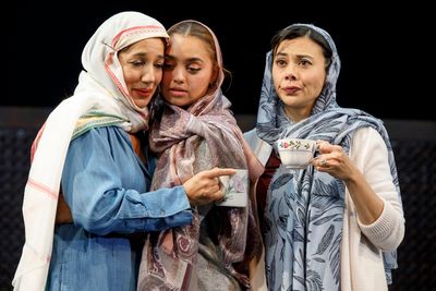 Purva Bedi, Shazi Raja, Angel Desai Photo