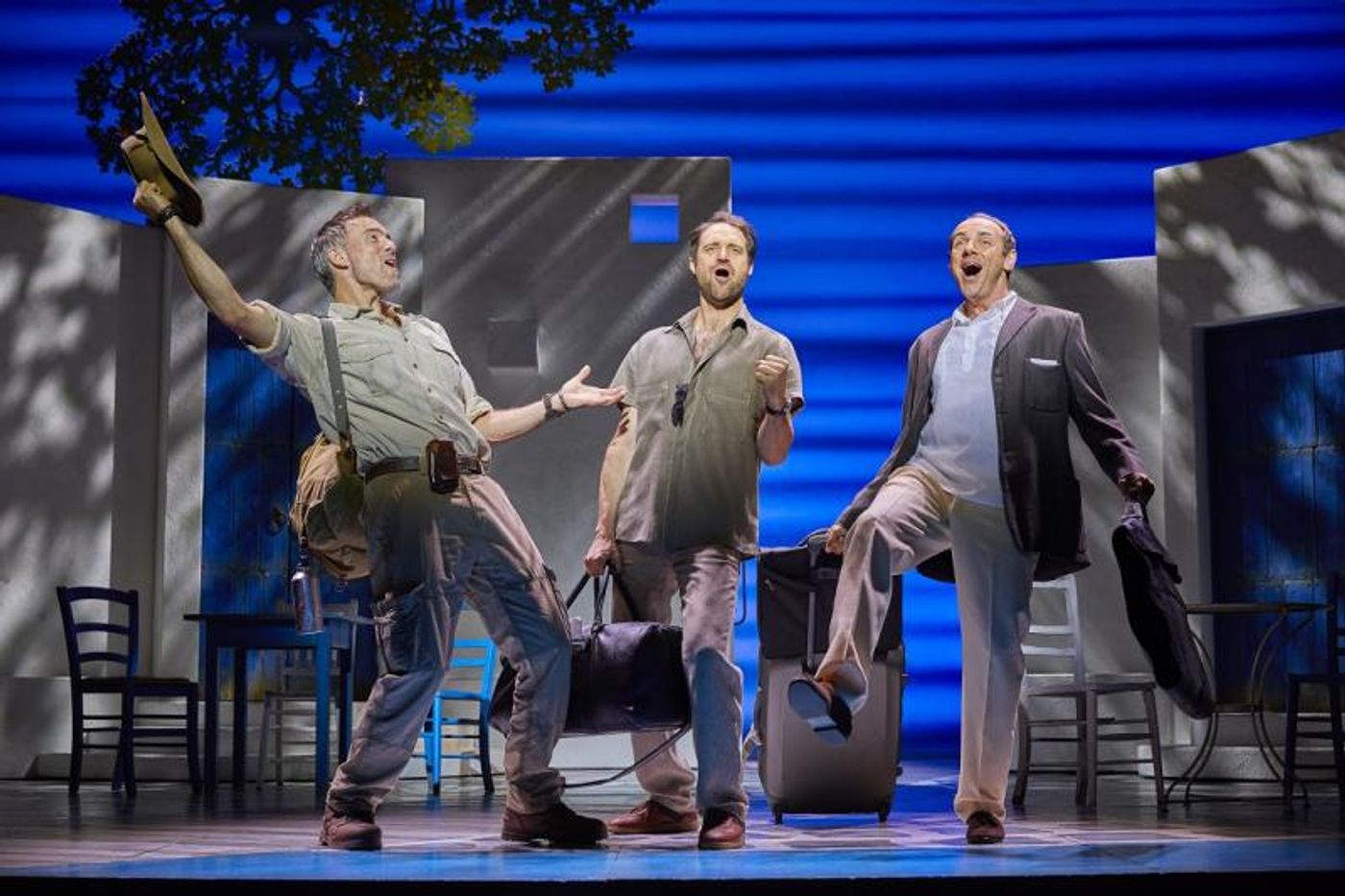 Review: MAMMA MIA! International Tour Successfully Connects the Dots  Image