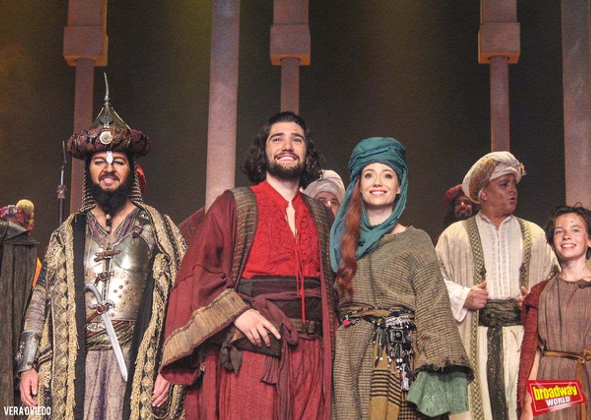 Adrian Salzedo y Sofia Escobar at 