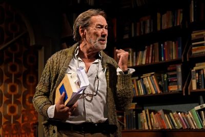 Robert Lindsay Photo