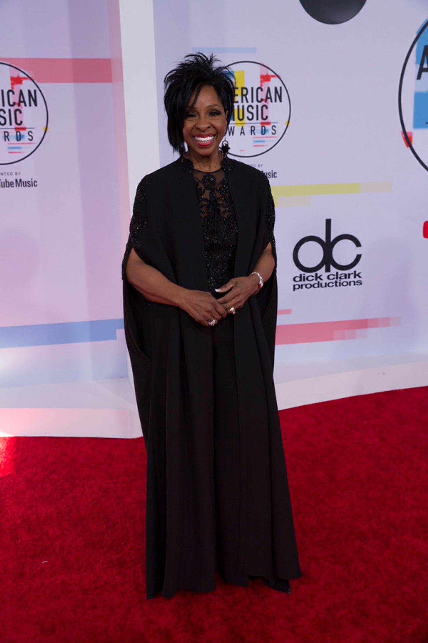 Photo Flash: The Stars Come Out for the AMERICAN MUSIC AWARDS Red Carpet  Image