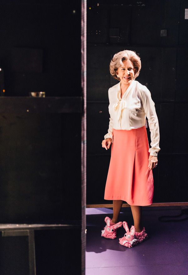 Mercedes Ruehl Photo