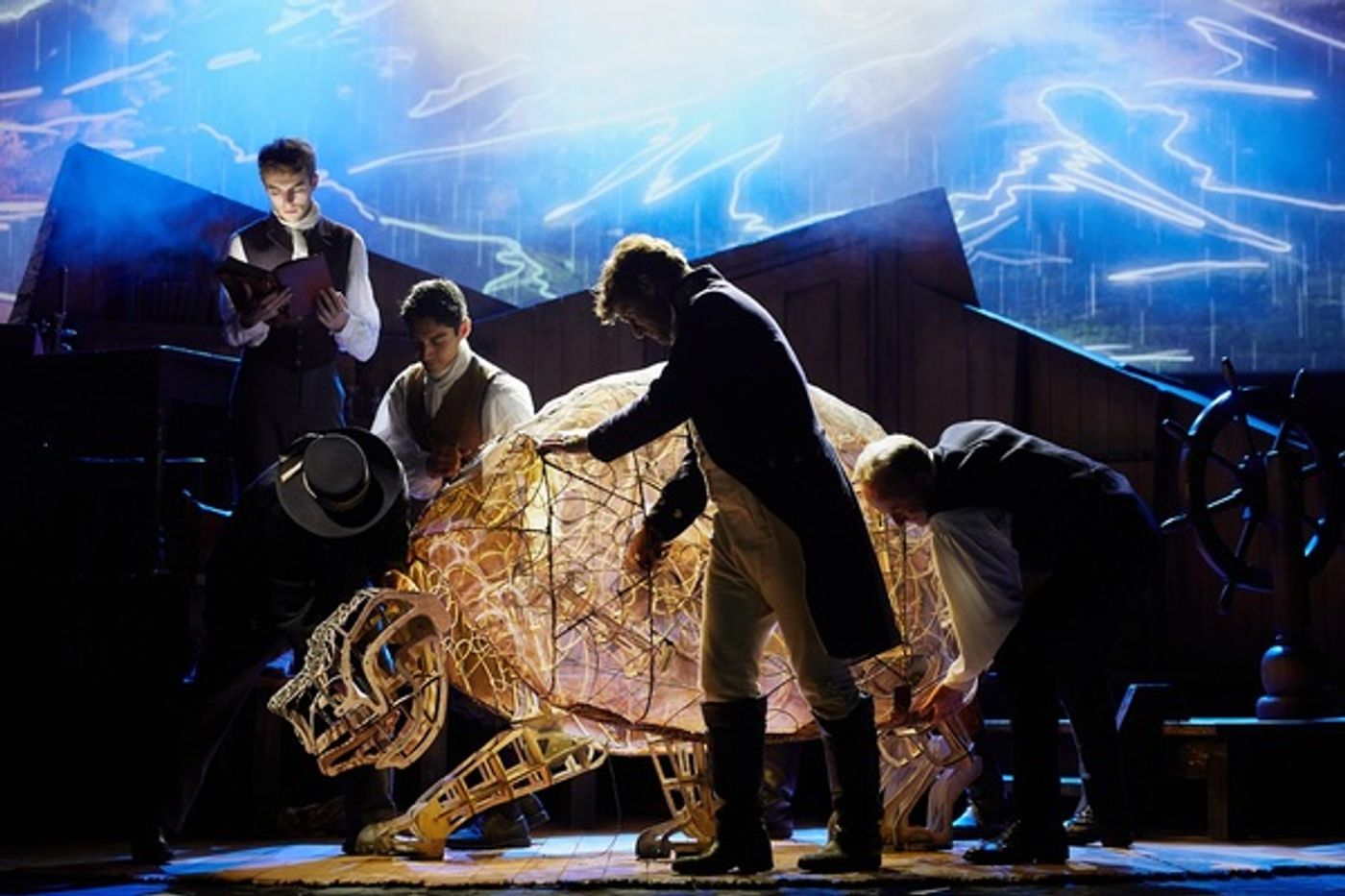 Photo Flash: First Look at THE WIDER EARTH at the Natural History Museum  Image