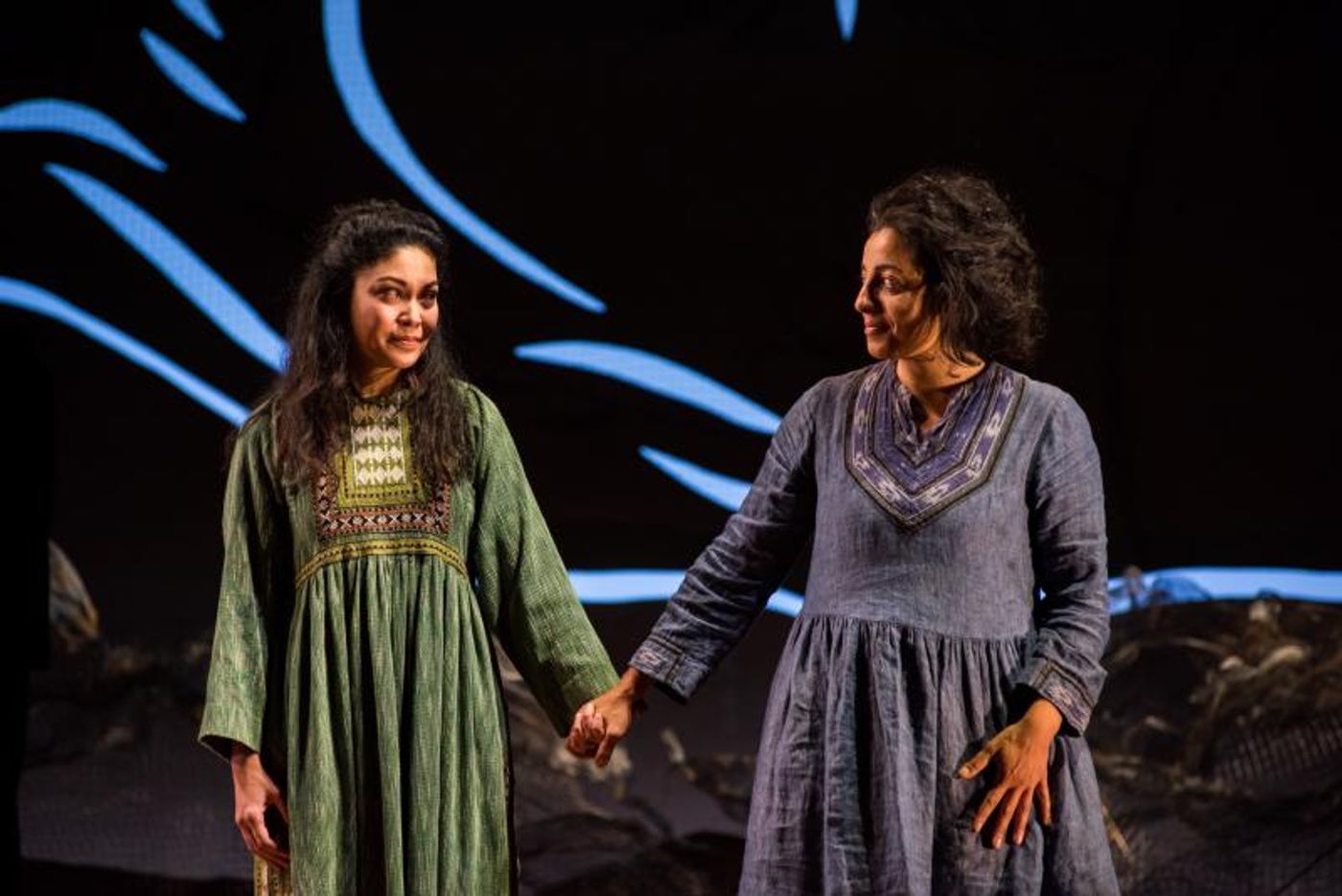 Review: Seattle Rep's A THOUSAND SPLENDID SUNS Shimmers with Tragic Beauty  Image