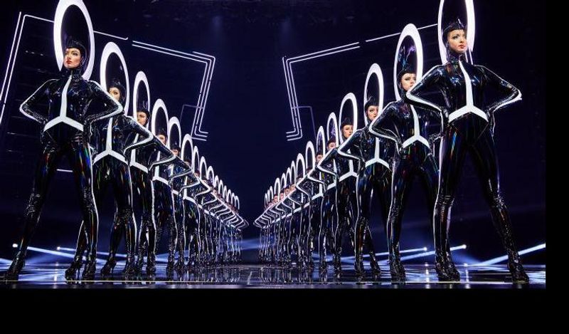 Review: VIVID GRAND SHOW at Friedrichstadt-Palast Berlin - This breathtaking spectacle will prove to be a GIGANTIC hit! Bravo!!! Image