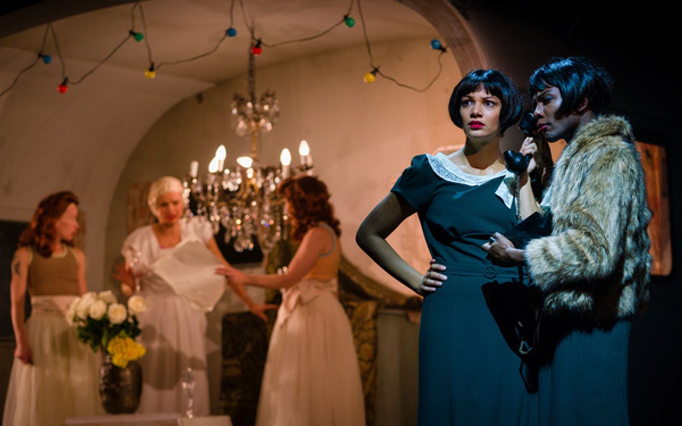 Photo Flash: First Look at WISE CHILIDREN at The Old Vic  Image