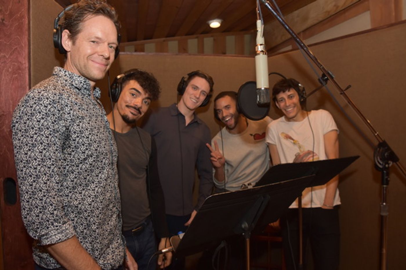 Exclusive Photo Coverage: HEAD OVER HEELS Cast Goes Head Over Holidays for Carols For A Cure!  Image