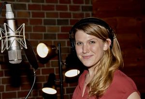 Tara Llewellyn Photo