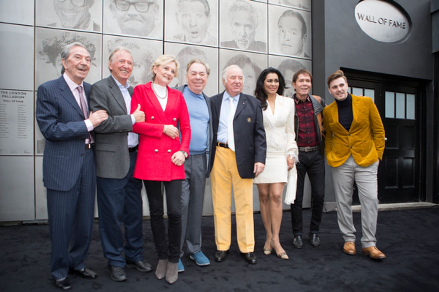 Photo Flash: Andrew Lloyd Webber and Guests Unveil Art Installation at London Palladium  Image